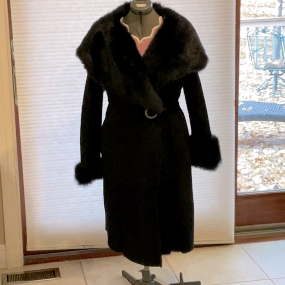 Black hooded shearling lamb fur coat. Heavy/Elegant/Warm. Real fur.
